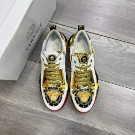 Picture of Versace Shoes _SKUVersacesz38-45ZX110220450
